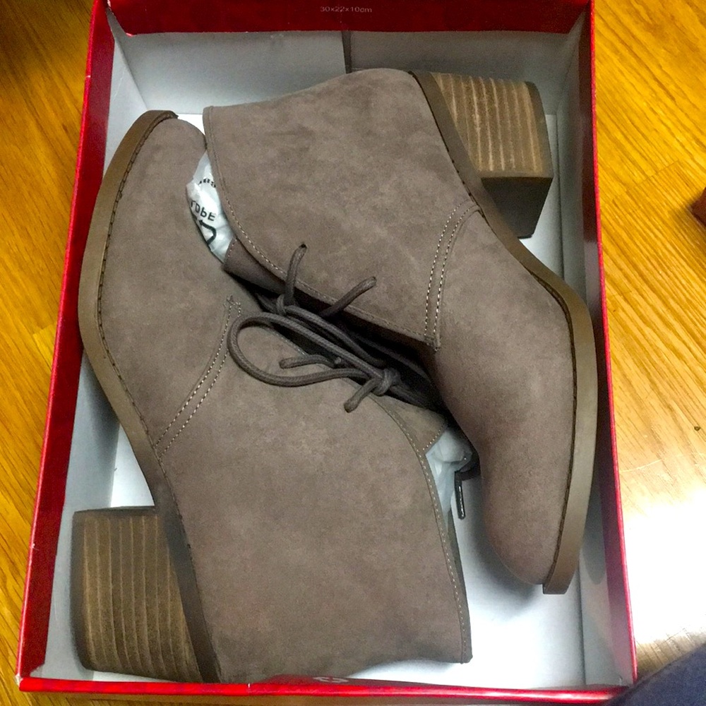 Brand New! Carlos Santana Booties